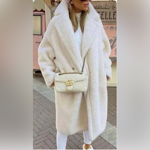 BCBGMaxAzria Jackets & Blazers - BCBGMaxAzria Off-White Teddy Coat